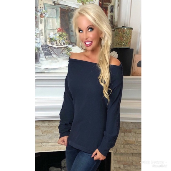 ❤️LAST 1! Navy Off Shoulder Top! - Picture 3 of 3